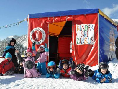 Kids’ ski circus